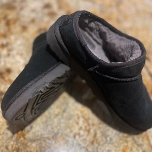 UGG slippers size 10 black. Brand new no box no tags.